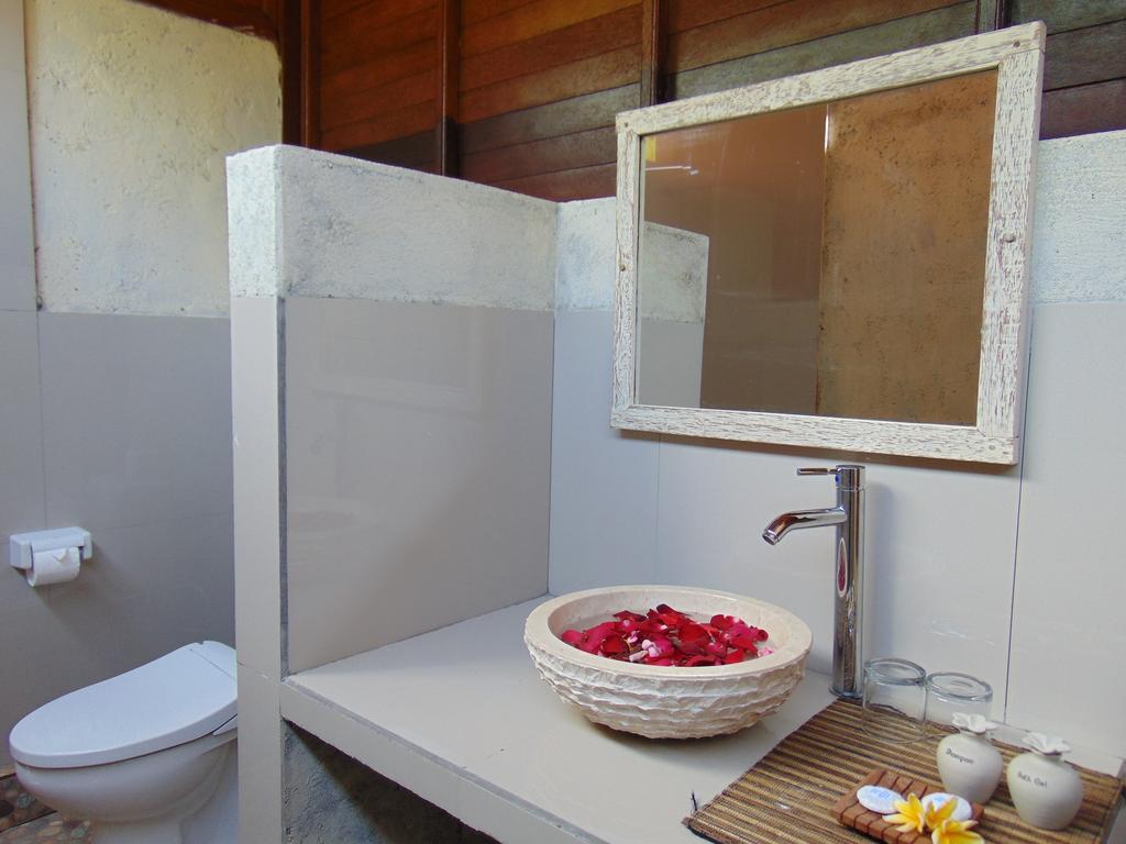 Starfish Lembongan Hotel Exterior photo