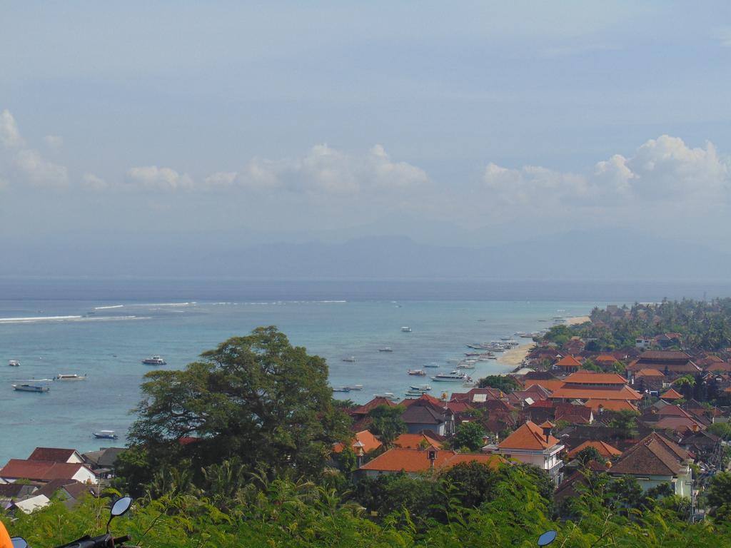 Starfish Lembongan Hotel Exterior photo