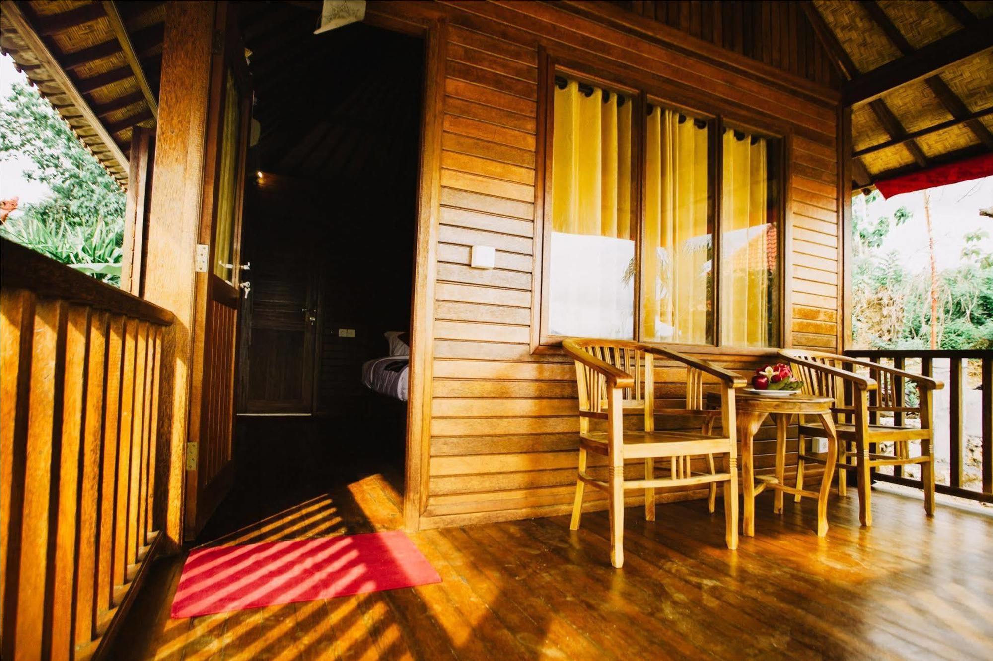 Starfish Lembongan Hotel Exterior photo