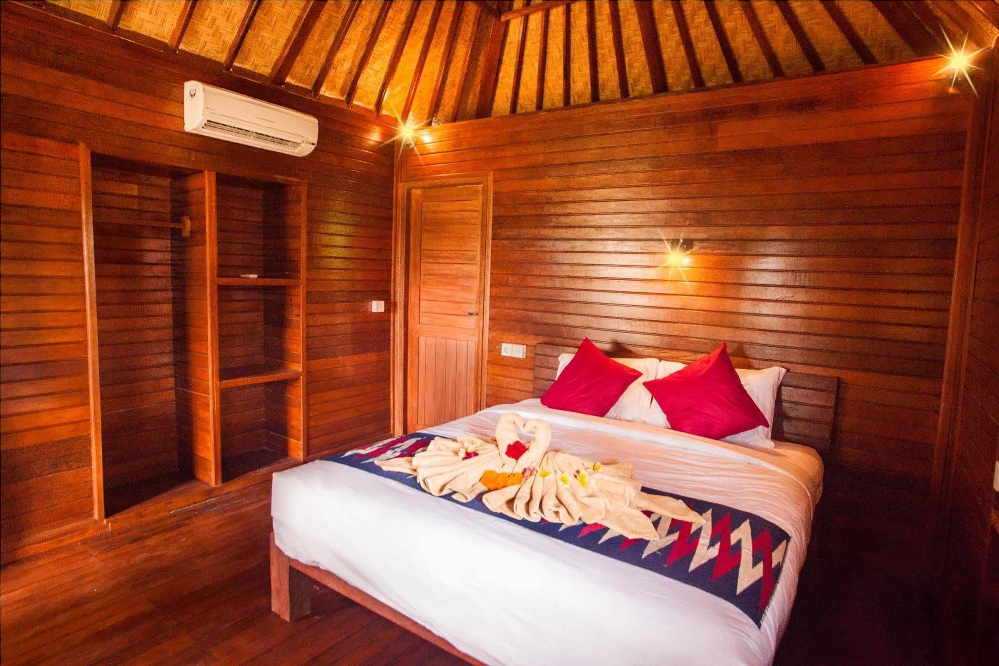 Starfish Lembongan Hotel Exterior photo