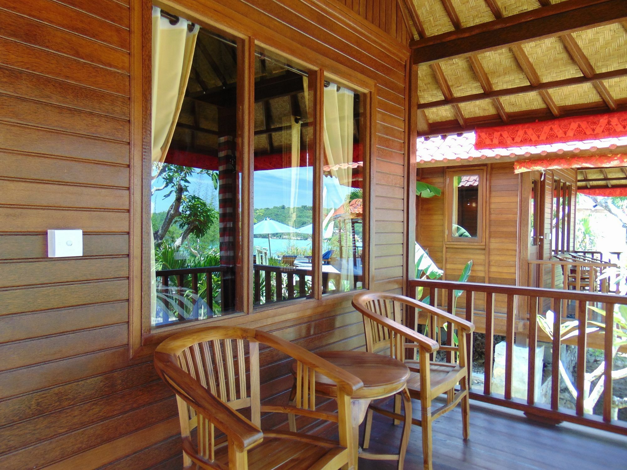 Starfish Lembongan Hotel Exterior photo