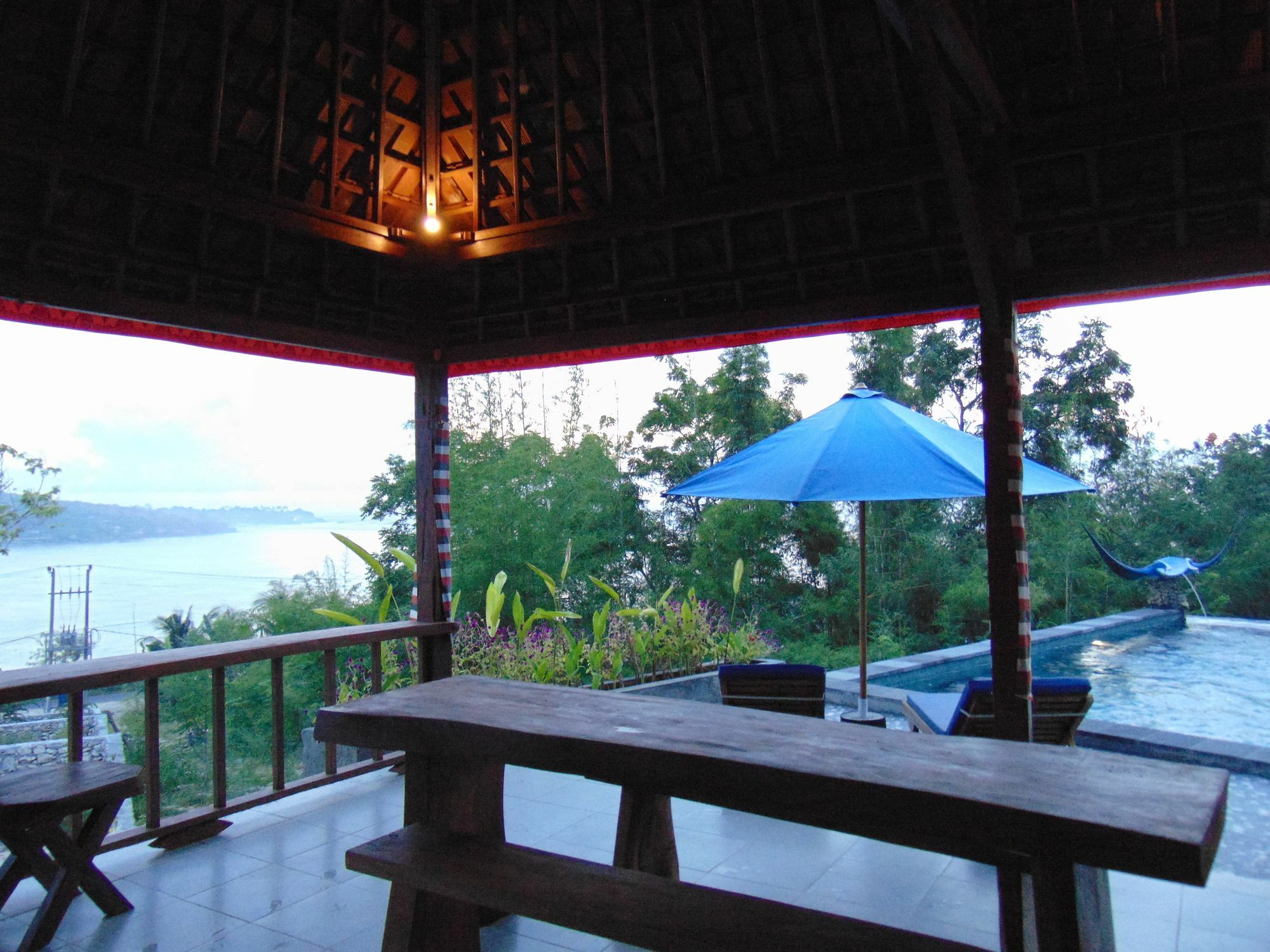 Starfish Lembongan Hotel Exterior photo