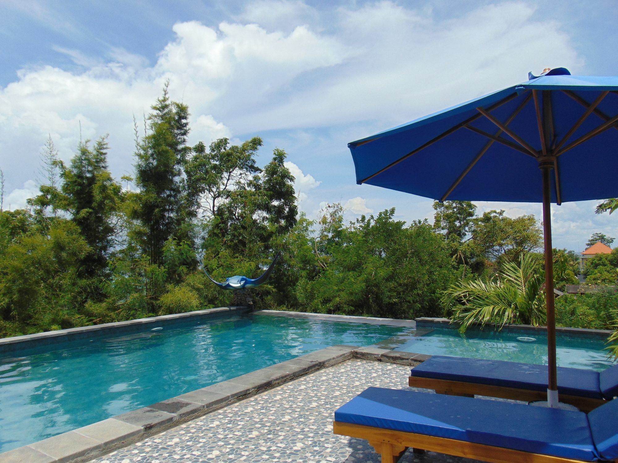 Starfish Lembongan Hotel Exterior photo