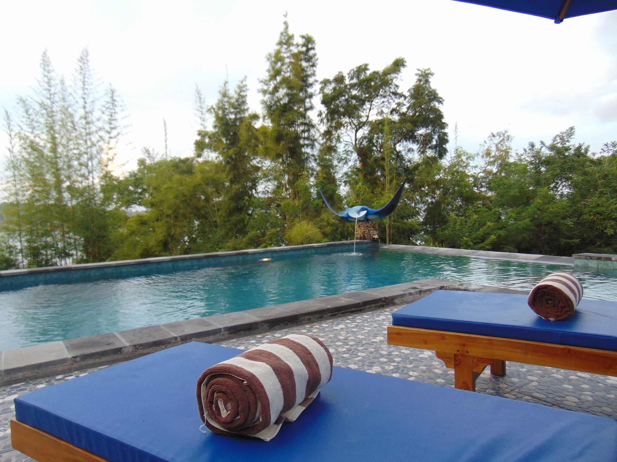 Starfish Lembongan Hotel Exterior photo