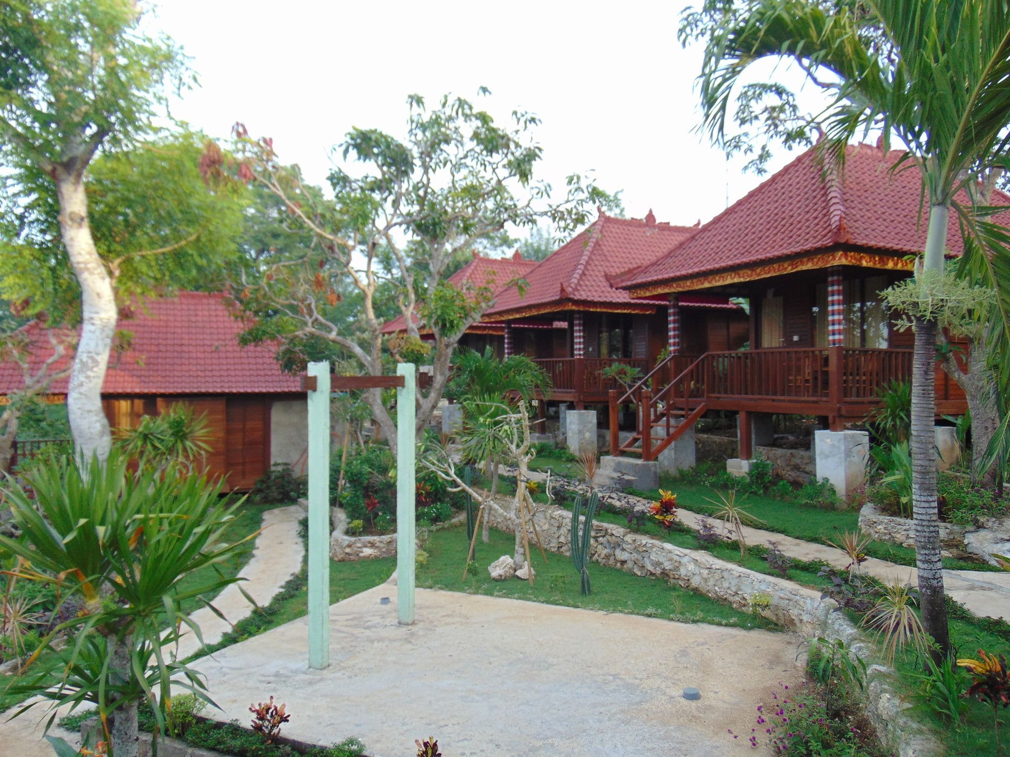 Starfish Lembongan Hotel Exterior photo